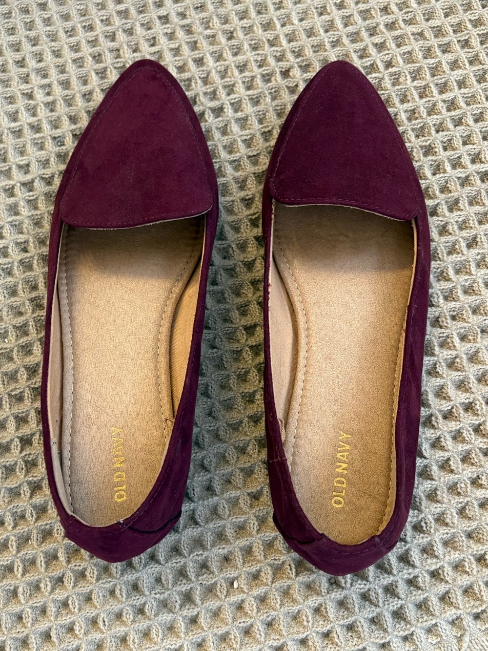 Old Navy Women's Deep Burgundy Pointed Toe Flats